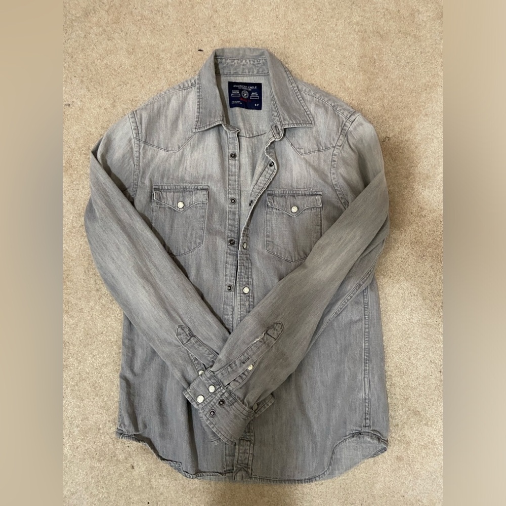 American Eagle Casual Button-Down Shirt